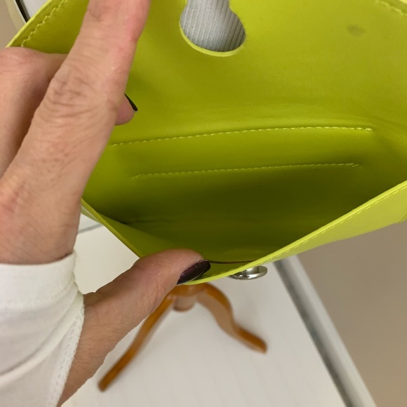 Lime green vegan belt bag! - Picture 3 of 7